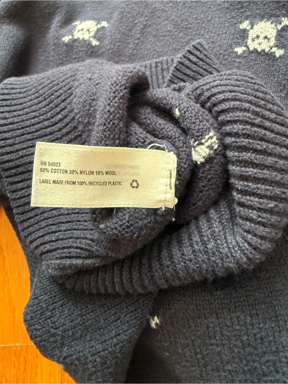 Boys small (6-7) Gap Kids Skull Sweater
